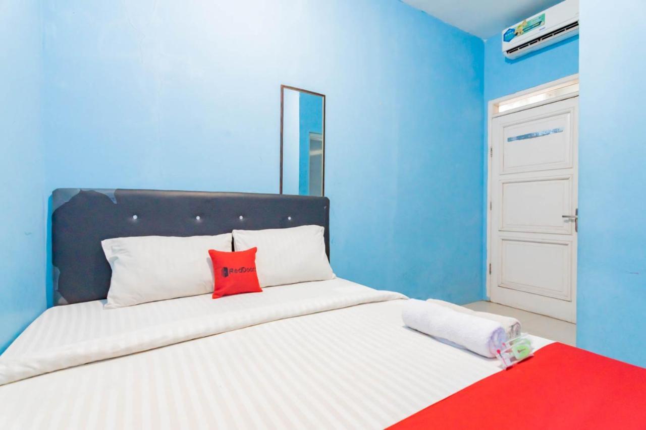 Reddoorz Syariah At Jl Pangeran Hidayatullah Cianjur Hotel Kültér fotó