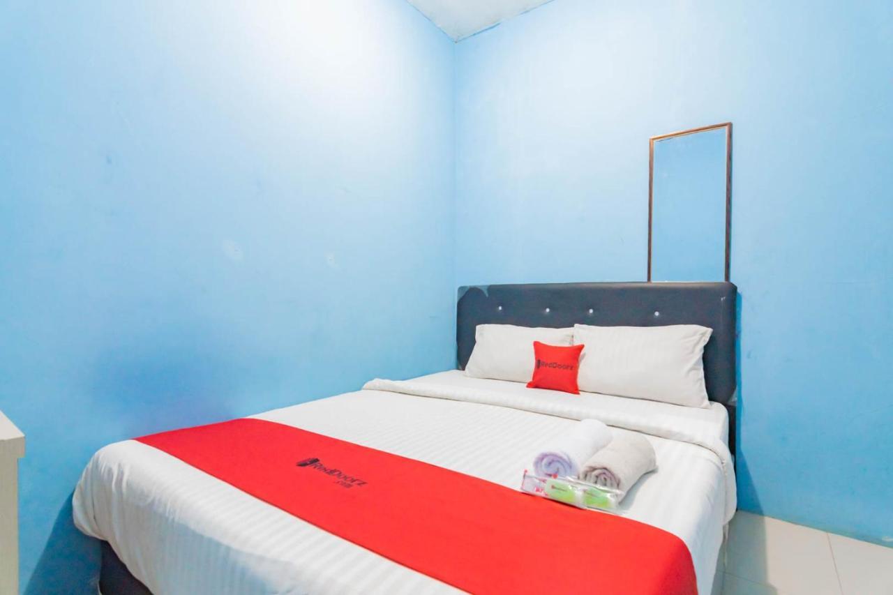Reddoorz Syariah At Jl Pangeran Hidayatullah Cianjur Hotel Kültér fotó