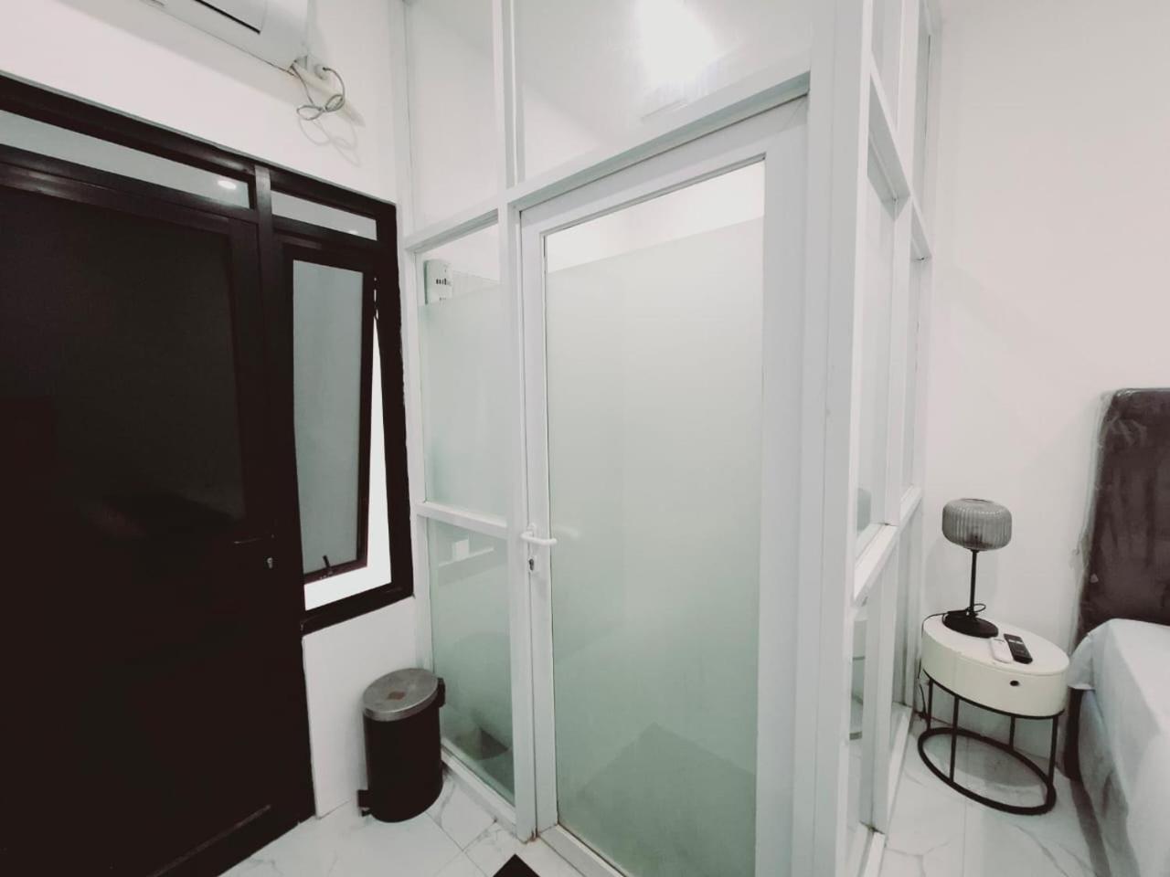 Reddoorz Syariah At Jl Pangeran Hidayatullah Cianjur Hotel Kültér fotó